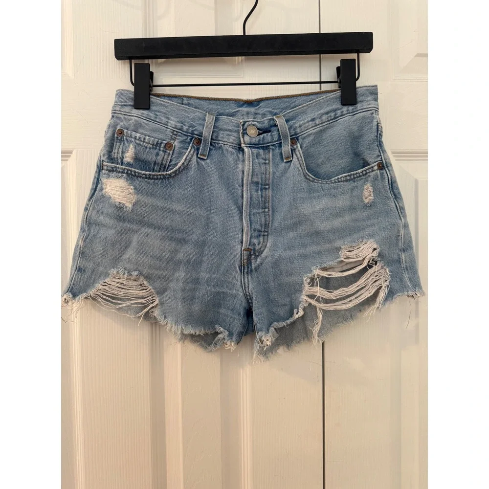 Levis 501 Original Distressed Denim Shorts Light Wash Women 27 100% cottton